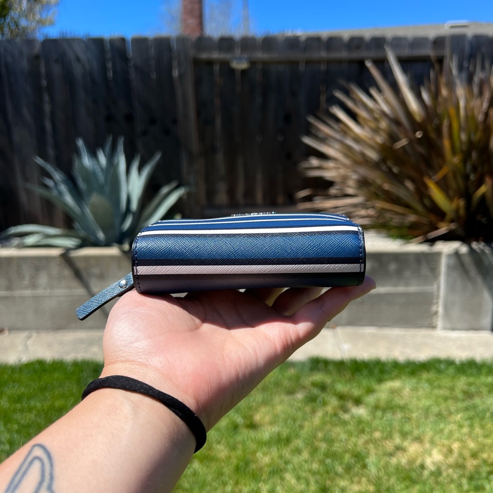 🐳🛥️ NWOT KATE SPADE STRIPED WALLET🐳🛥️ - Picture 6 of 9